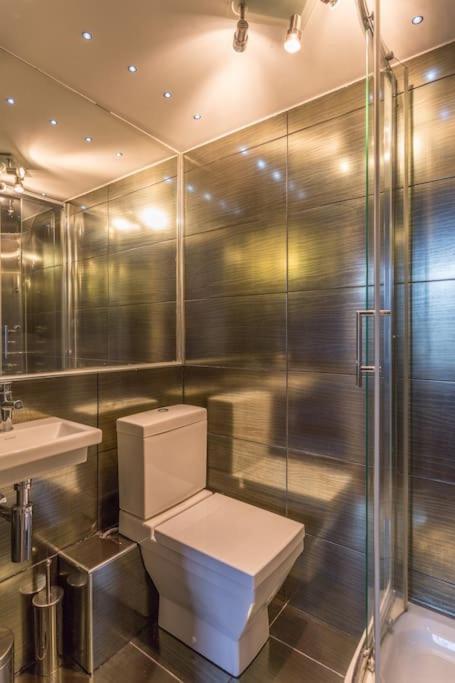 Prime Edinburgh City Centre - 4 Bed Penthouse מראה חיצוני תמונה
