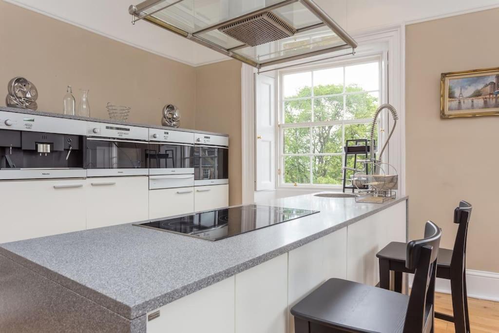Prime Edinburgh City Centre - 4 Bed Penthouse מראה חיצוני תמונה