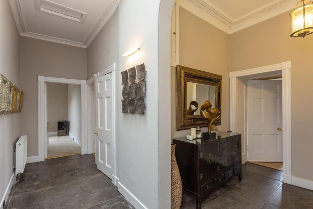 Prime Edinburgh City Centre - 4 Bed Penthouse מראה חיצוני תמונה