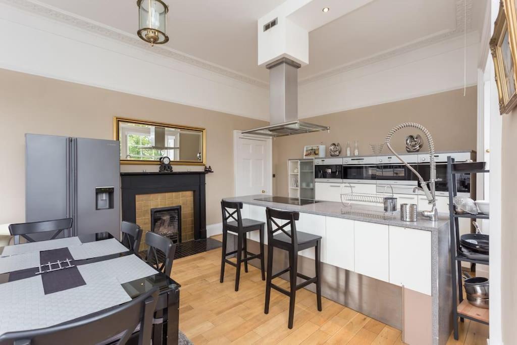 Prime Edinburgh City Centre - 4 Bed Penthouse מראה חיצוני תמונה