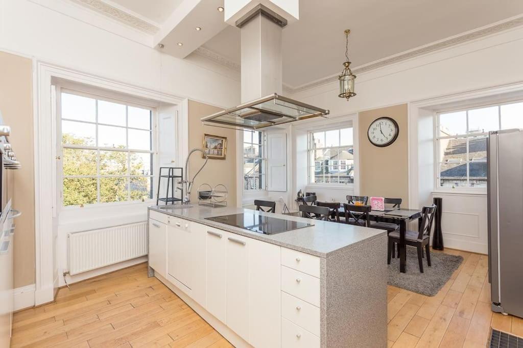Prime Edinburgh City Centre - 4 Bed Penthouse מראה חיצוני תמונה
